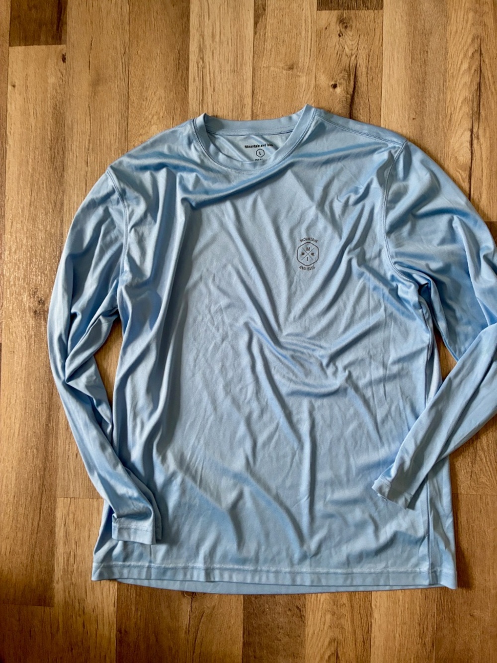Mountain and Isles Men's Long Sleeve Performance Tee Shirt
